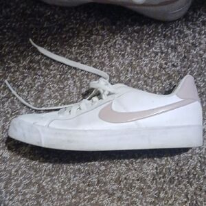 Nike White and Light Pink Casual Shoes